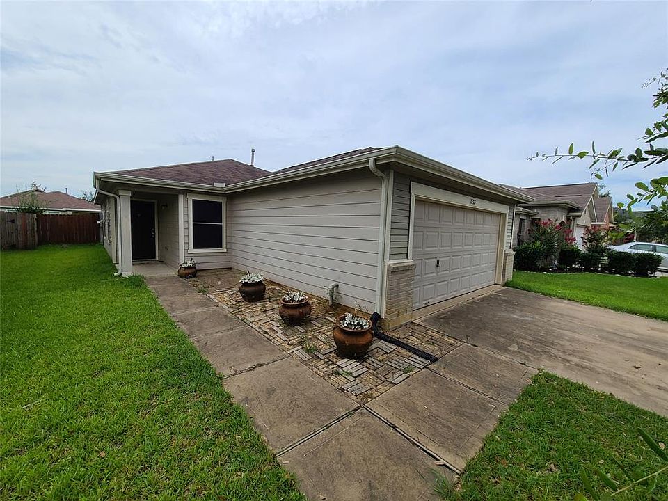1st image of 15327 Harris Canyon Ln
