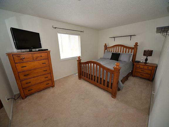 3rd image of 2530 Nadine Dr