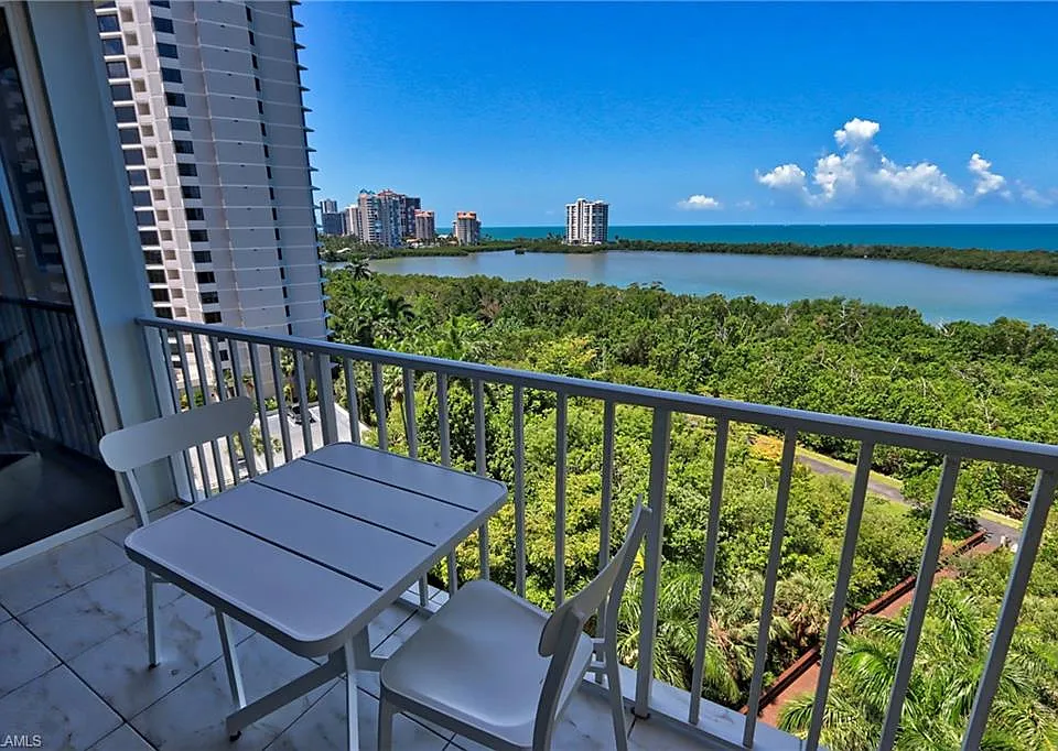 5550 Heron Point Dr #902