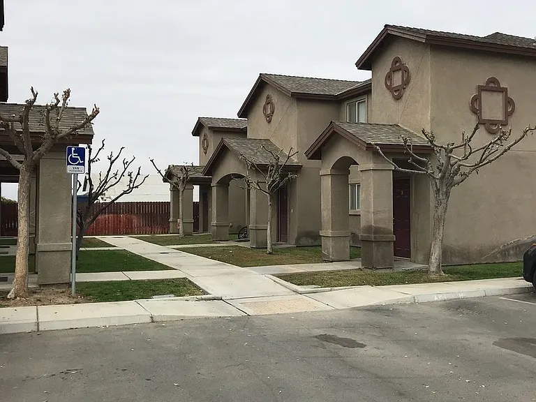 235 - 4037p-1725 Inyo St A - H -NB — Photo 2