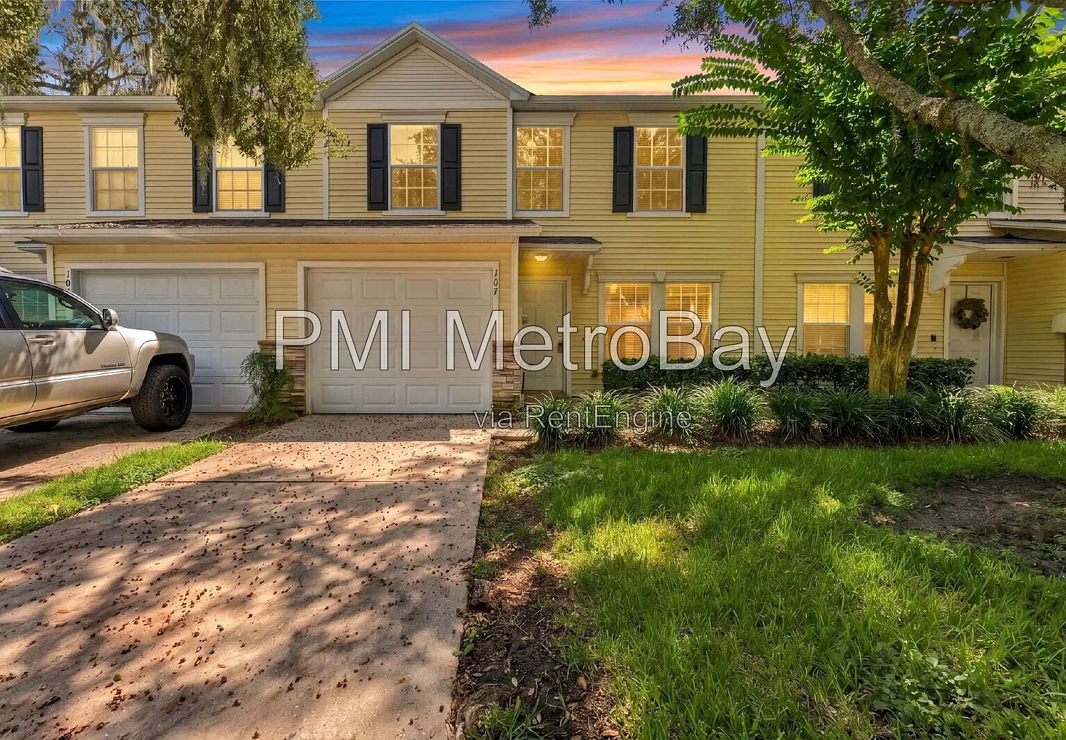 2 bed, 1.5 bath, 1315 sqft, $1,895 — Photo 1