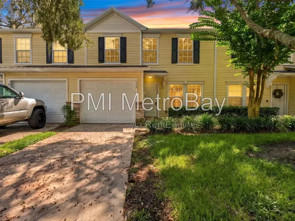 107 Sawtooth Dr, Valrico, FL 33594