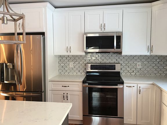 3rd image of 22605 Hawlings River Dr