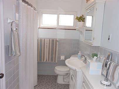 2nd image of 17560 Mack Ave #7-7-7