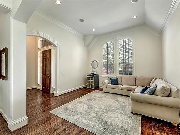 5th image of 6201 Wildwood Dr