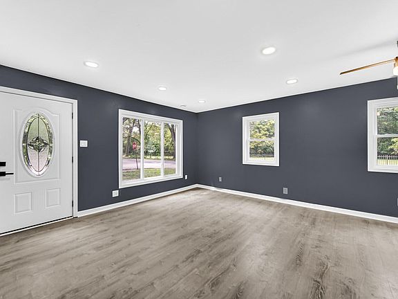 3rd image of 4301 Johnson St