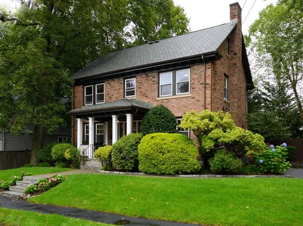 20 Oak Rd, Milton, MA 02186