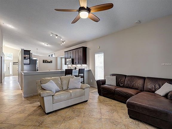5th image of 441 Lexingdale Dr