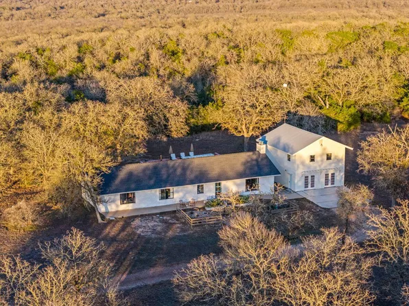 510 Thousand Oaks Dr, Cedar Creek, TX 78612