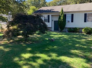 648 N Dunton Ave, East Patchogue, NY 11772