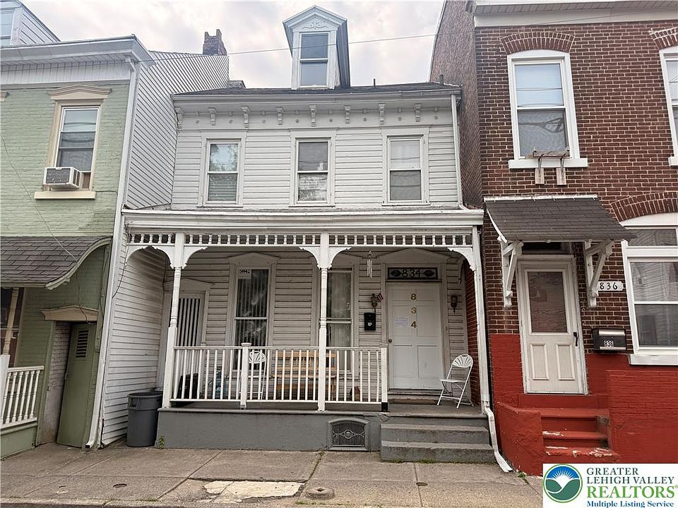 1st image of 834 W Liberty St