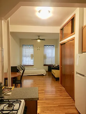 Rented by Warren T Real Estate Corp. | media 15