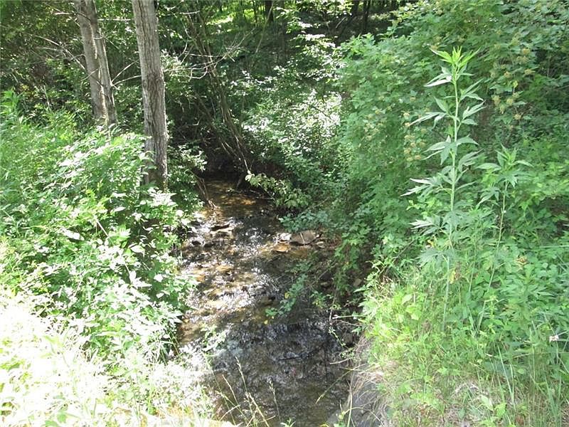 2nd image of 1115 Red Mill Rd