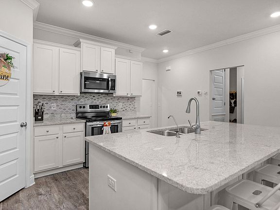 5th image of 131 Dusky Way