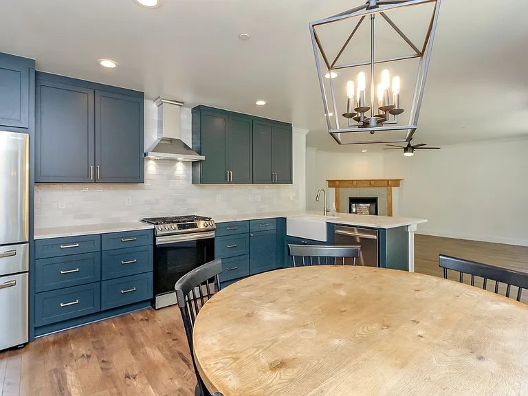 1661 Jensen Ave — Photo 18