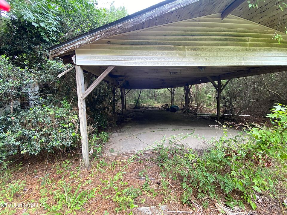 2nd image of 2055 Bienville Ave