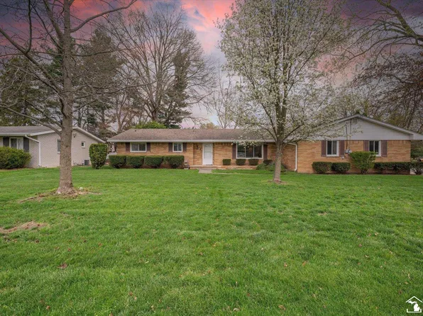 1170 Hillcrest Dr, Temperance, MI 48182