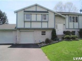 4035 Wood Dr, Walnutport, PA 18088