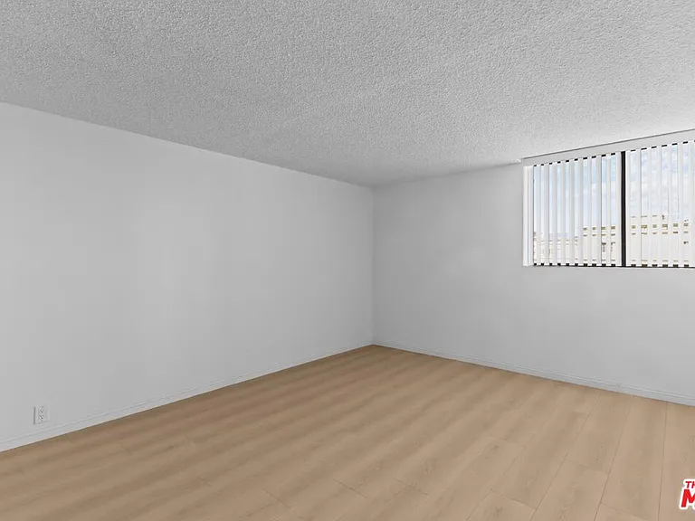 10535 Wilshire Blvd #603 — Photo 32