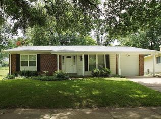 528 Goldwood Dr, Ballwin, MO
