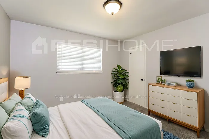 1021 Baldwin St — Photo 8