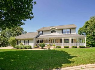 22 Maple Grv, Madison, WI 53719