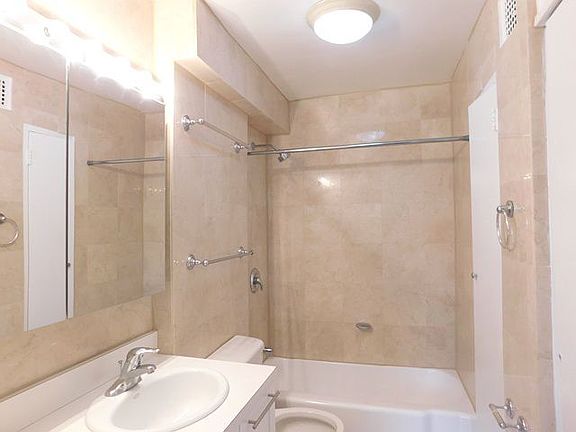 4th image of 236 E 36th St APT 8G