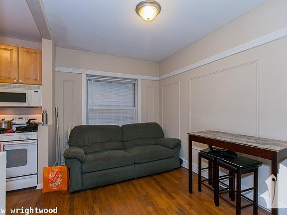 4th image of 679 W Wrightwood Ave #617
