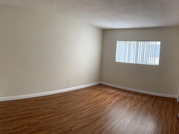4th image of 1731 N Normandie Ave #7