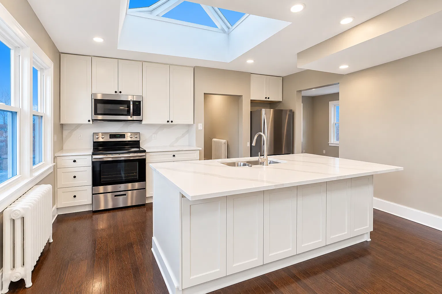 4 bed, $2,495 — Photo 4