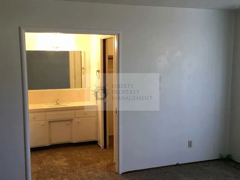 625 Mayflower St — Photo 13