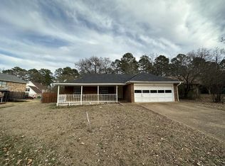 5900 Larry Dr, Texarkana, TX 75503