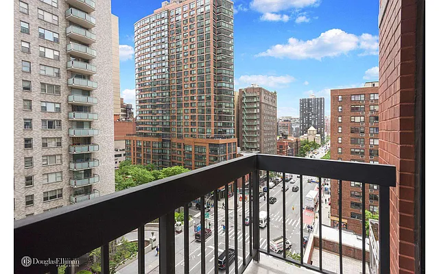 Rented by Douglas Elliman | media 29