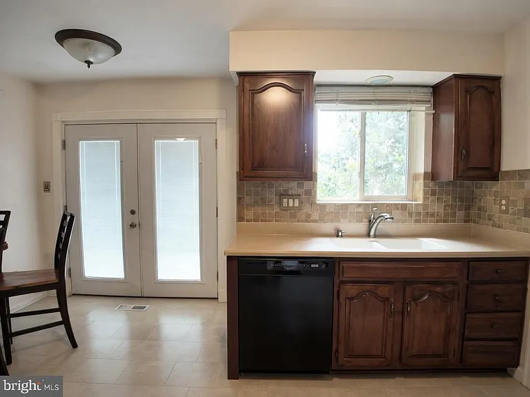5 Hunters Ct — Photo 11