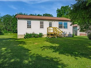 2286 Hartland Rd, Gasport, NY 14067