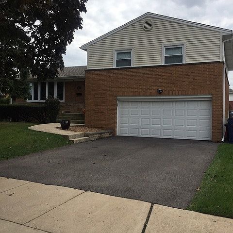 1st image of 910 Winston Dr