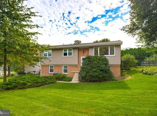104 Oxford Dr, Lititz, PA 17543