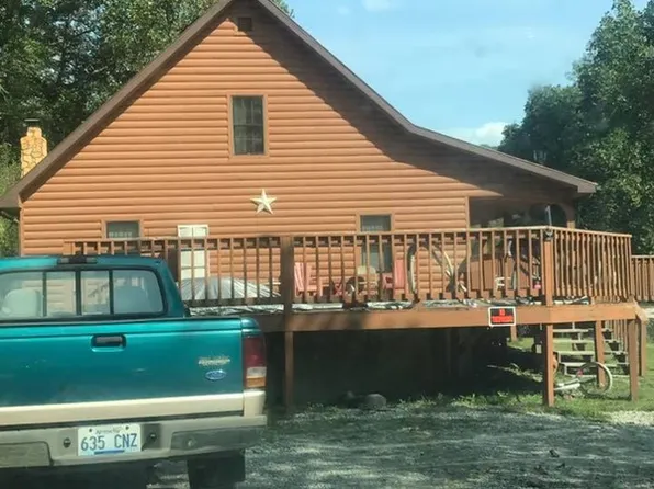 555 Wells Fork Rd, Viper, KY 41774