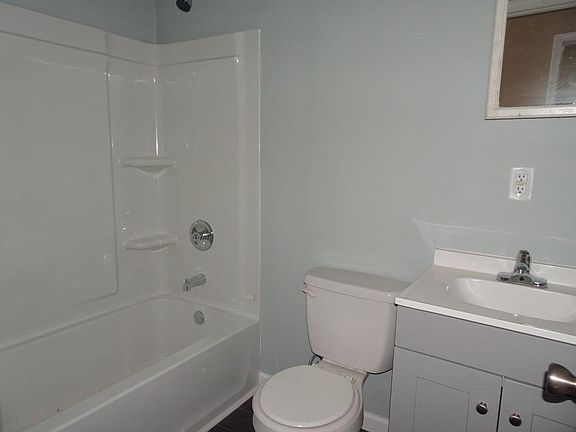 4th image of 524 Grant St