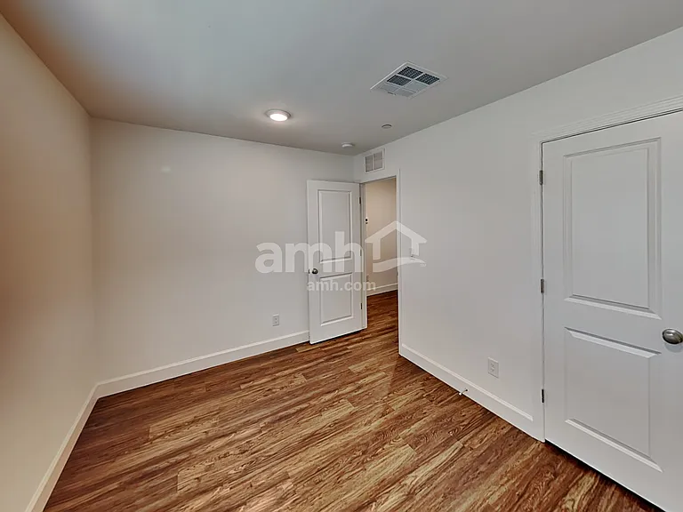 10081 Roseum Ct — Photo 15