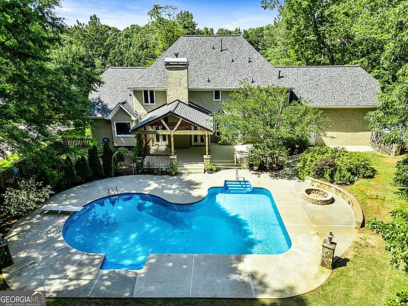3rd image of 324 Chimney Sweep Cir