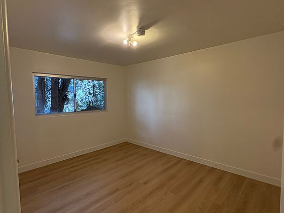 5th image of 131 S Occidental Blvd #15