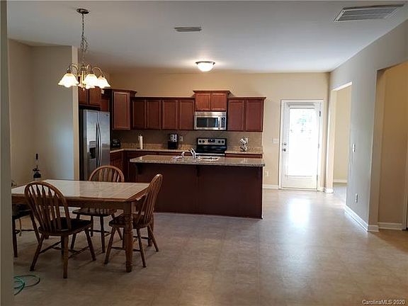 5th image of 6415 Covington Commons Dr