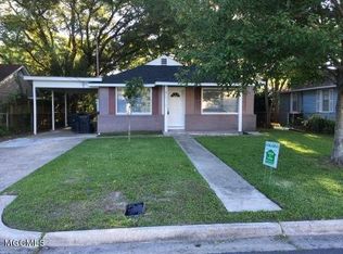 1811 Cherubusco St, Pascagoula, MS 39567