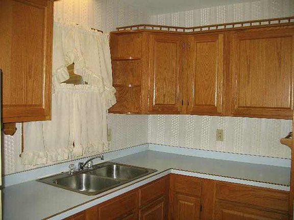5th image of 3508 S Saint Clair St