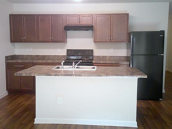4th image of 147 Evonshire Blvd