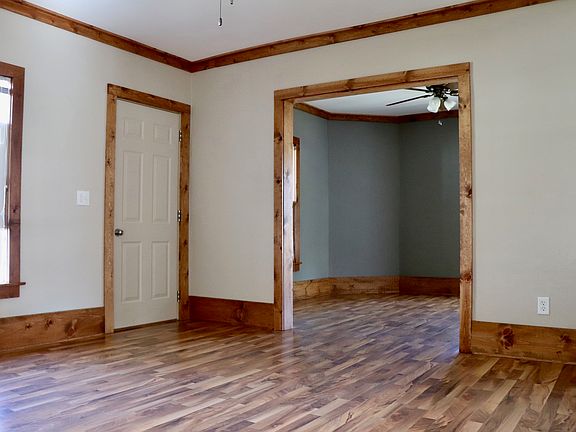 4th image of 107 Sanborn St