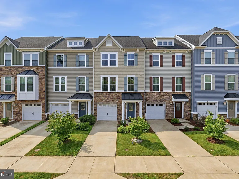 10739 Hinton Way — Photo 1
