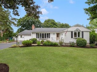 81 Edmond Dr, Warwick, RI 02886