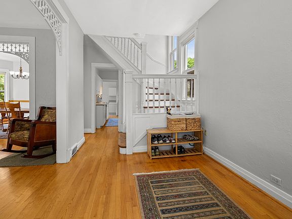 2nd image of 4154 N Monticello Ave